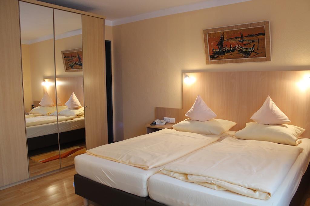 Hotel Brigitte Бад-Кроцинген Экстерьер фото