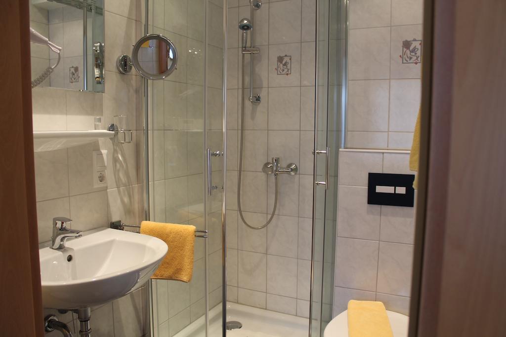 Hotel Brigitte Бад-Кроцинген Номер фото