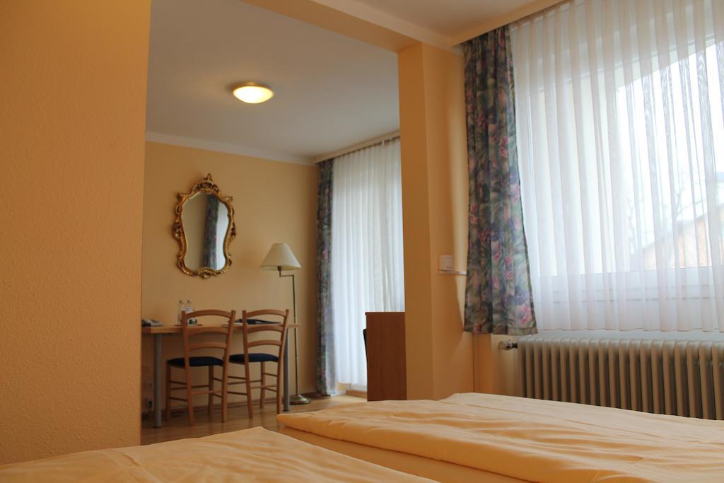 Hotel Brigitte Бад-Кроцинген Номер фото