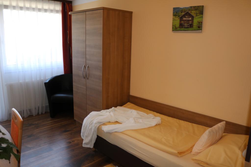 Hotel Brigitte Бад-Кроцинген Экстерьер фото